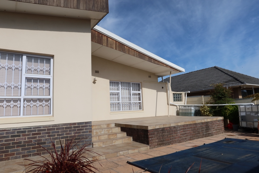 3 Bedroom Property for Sale in Churchill Estate Western Cape